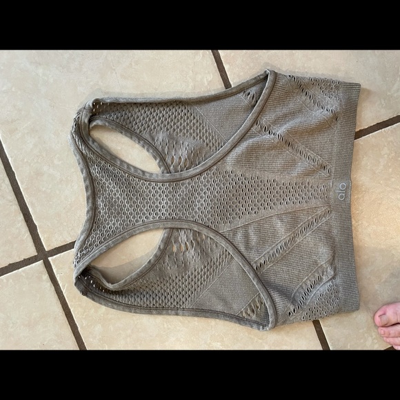 Alo crop top - Picture 2 of 5